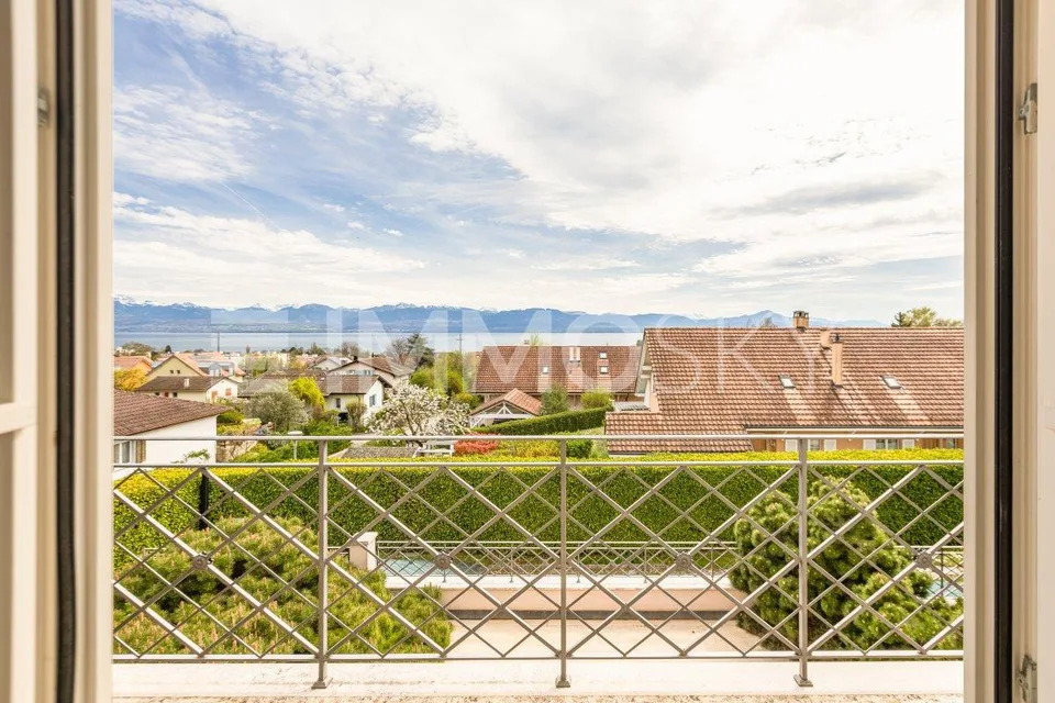 Au coeur de Mont-sur-Rolle : Maison d'exception – photo 3 sur 13