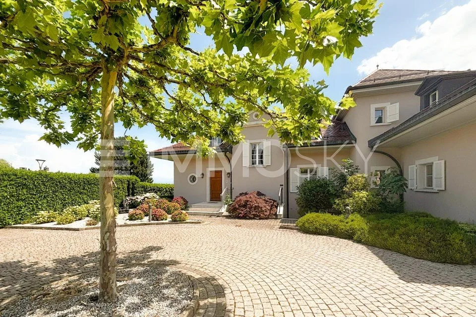 Au coeur de Mont-sur-Rolle : Maison d'exception – photo 2 sur 13