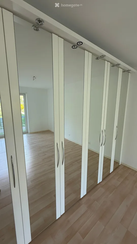 Bright 4.5-room apartment with garden seating in Uetikon am See