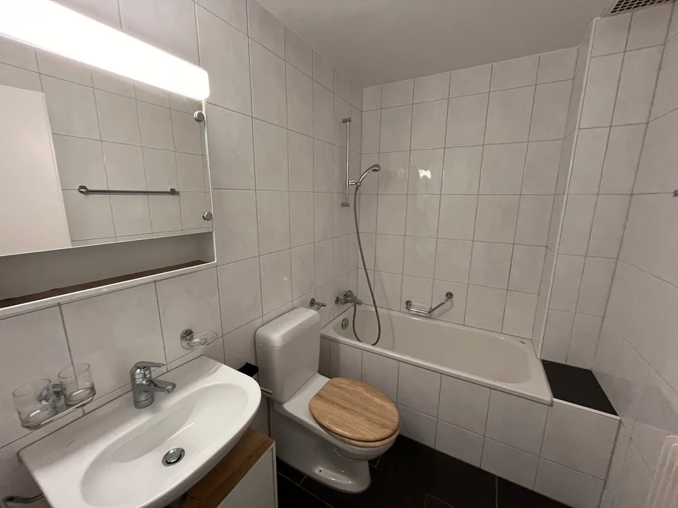 Sonnige 4-Zimmer-Wohnung mit Balkon in Thun – Foto 7 von 9