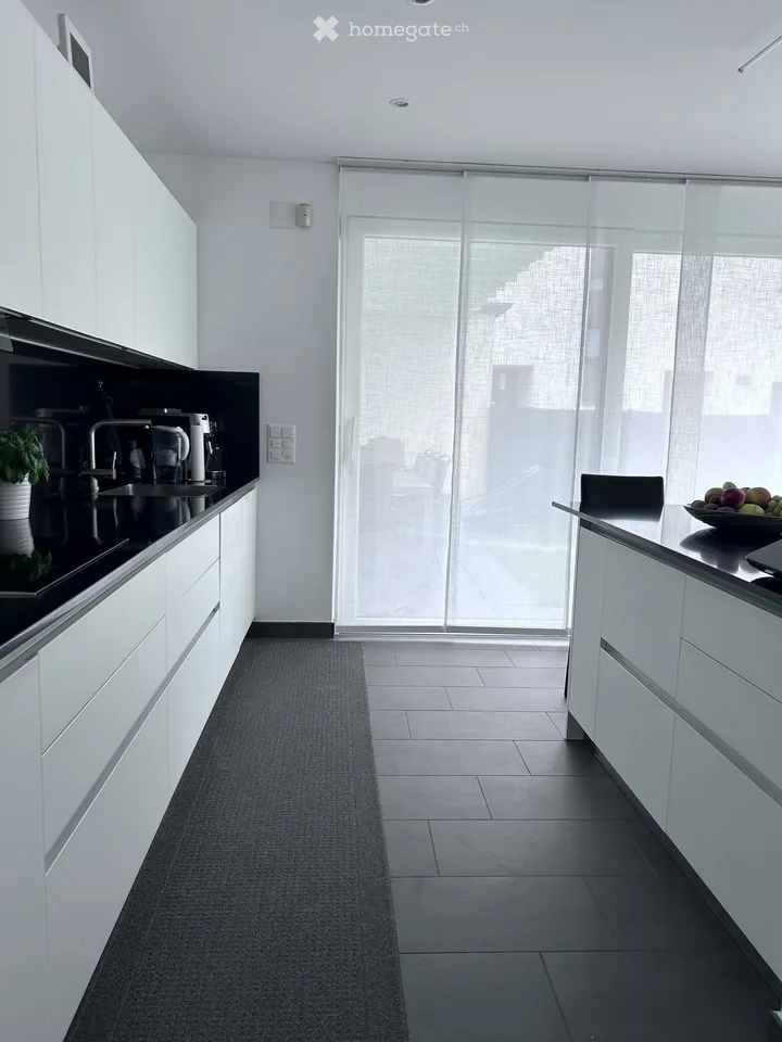 Modern Single House with Independent Apartment – photo 4 of 5