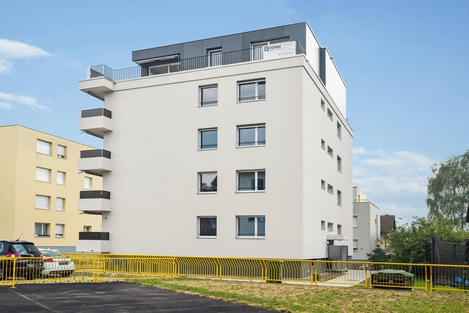 schöne 2.5-Zimmer-Attikawohnung in Zollikofen
