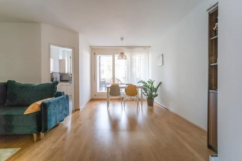 Appartement moderne 2.5 pièces à louer dans le quartier de Gellert – photo 3 sur 5