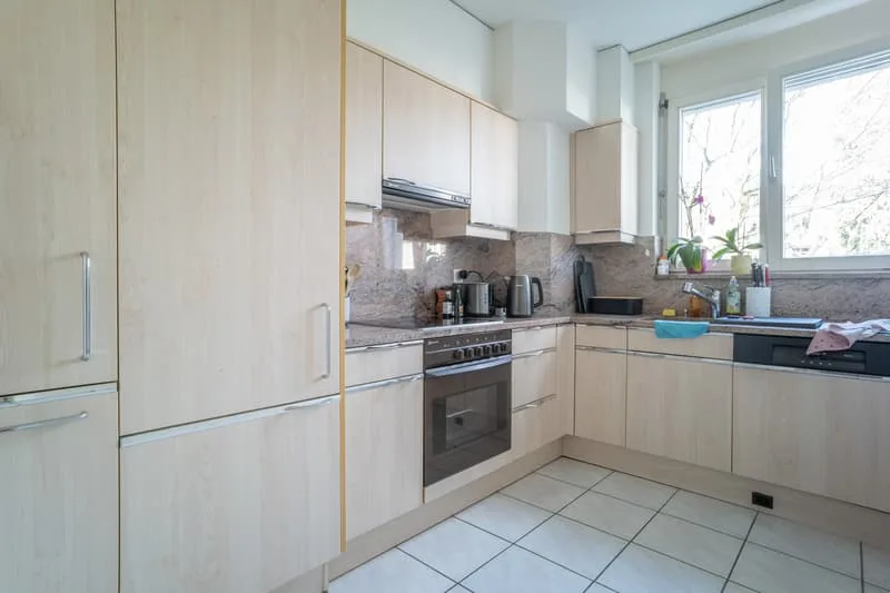 Appartement moderne 2.5 pièces à louer dans le quartier de Gellert – photo 2 sur 5