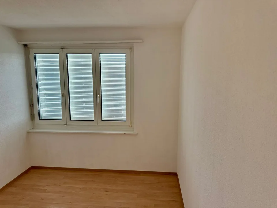 NEU: Appartement lumineux 3,5 pièces avec balcon dans un quartier calme – Steckborn