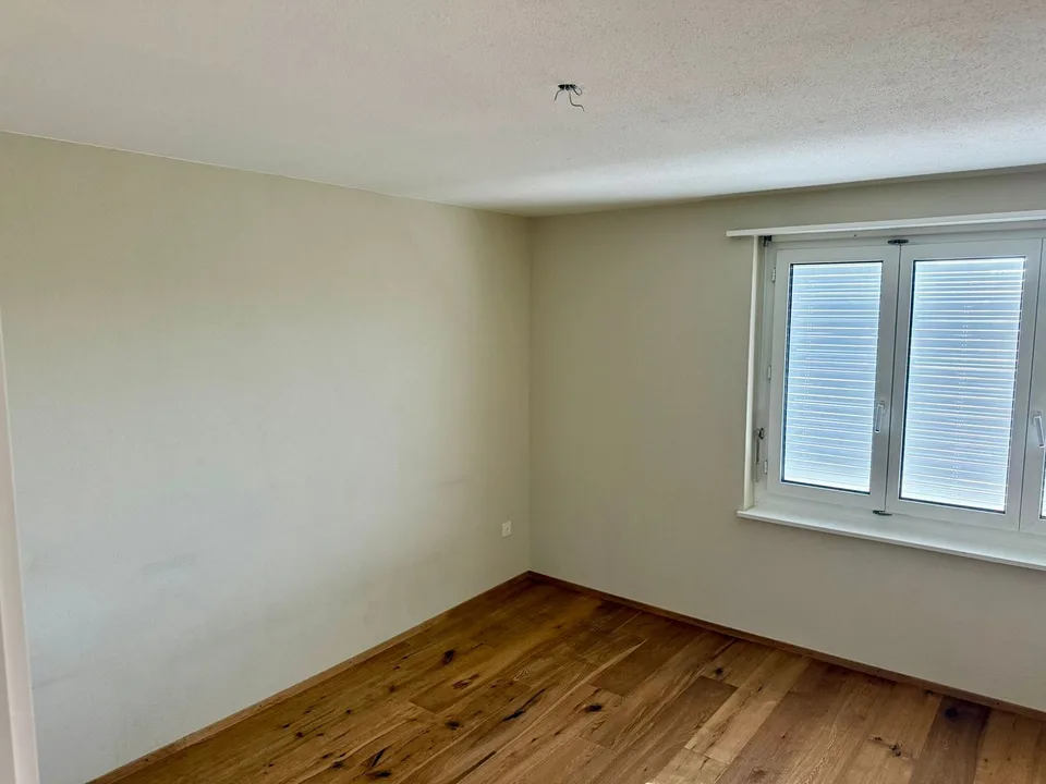 NEU: Appartement lumineux 3,5 pièces avec balcon dans un quartier calme – Steckborn