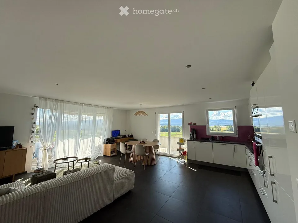 Geräumige 4,5-Zimmer-Wohnung mit 104 m² und großem Eckbalkon in Bettens – ab Dezember 2026 verfügbar