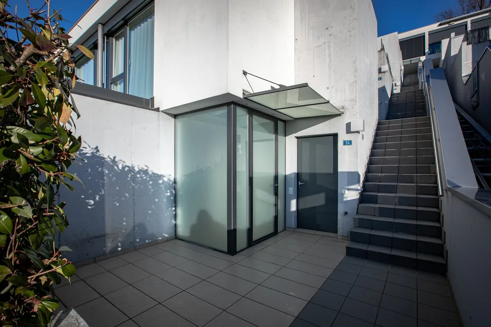 Oase der Exklusivität, 10 Minuten vom Zentrum von Lugano: Modernes 3.5-Zimmer-Wohnung mit großem Garten – Foto 2 von 26