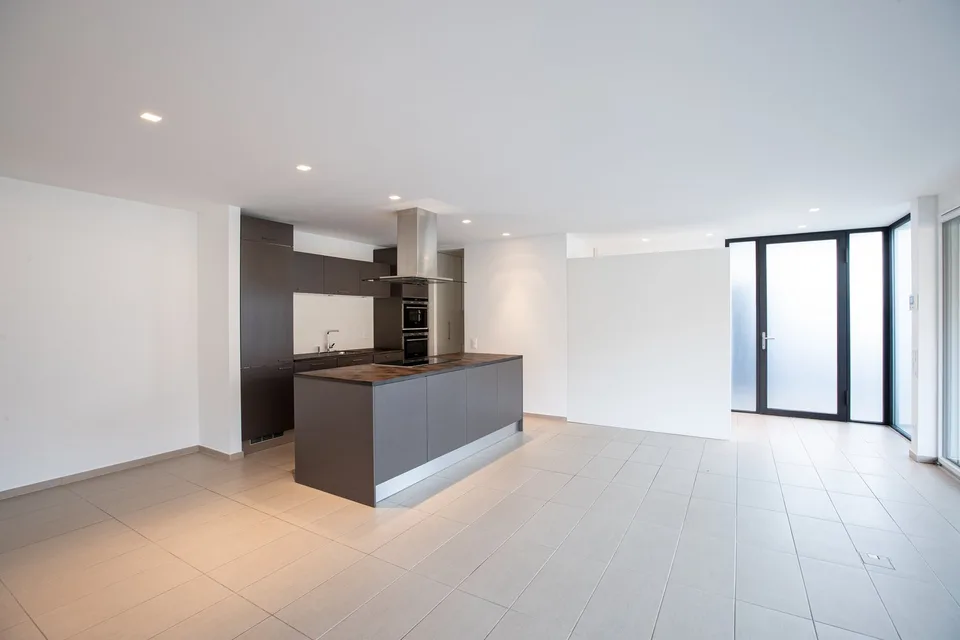 Oase der Exklusivität, 10 Minuten vom Zentrum von Lugano: Modernes 3.5-Zimmer-Wohnung mit großem Garten – Foto 12 von 26