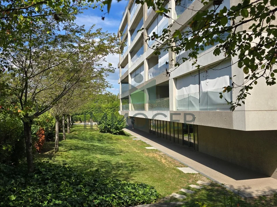 Exklusiv: Geräumige 5-Zimmer-Wohnung mit 150m2 Wohnfläche und Garage – Foto 9 von 9