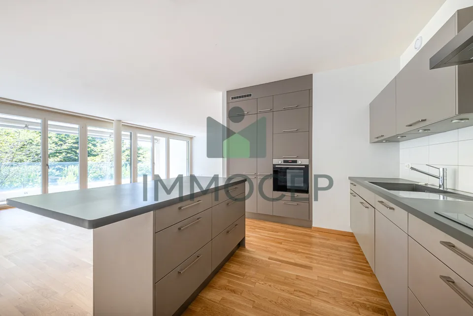 Exklusiv: Geräumige 5-Zimmer-Wohnung mit 150m2 Wohnfläche und Garage – Foto 4 von 9