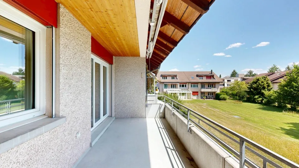 Appartamento attraente di 3.5 locali con balcone soleggiato - Prima occupazione dopo rinnovamento generale curato