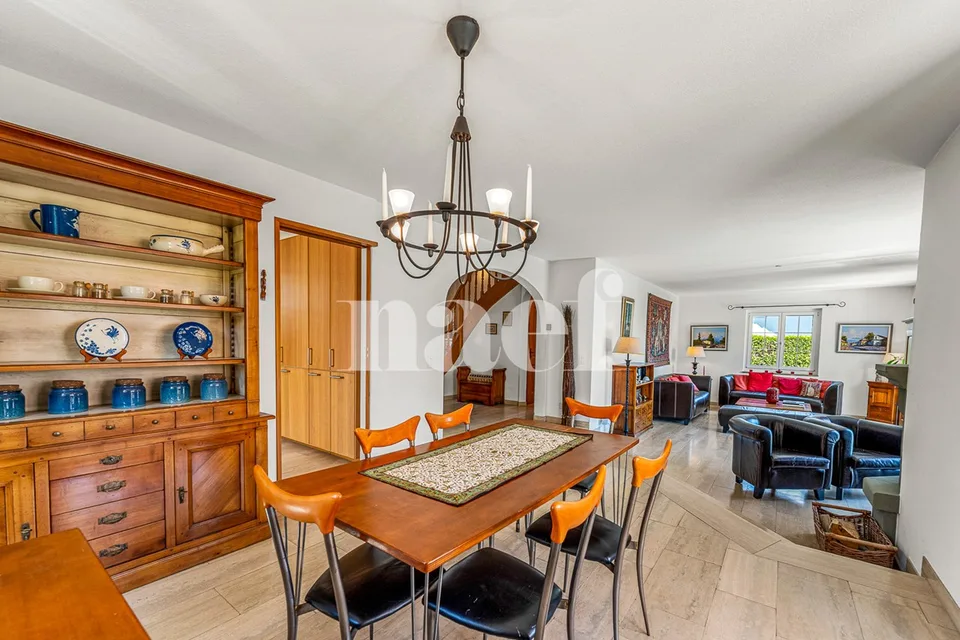 Maison individuelle de 5.5 pièces avec piscine à vendre à Neyruz – photo 8 sur 12