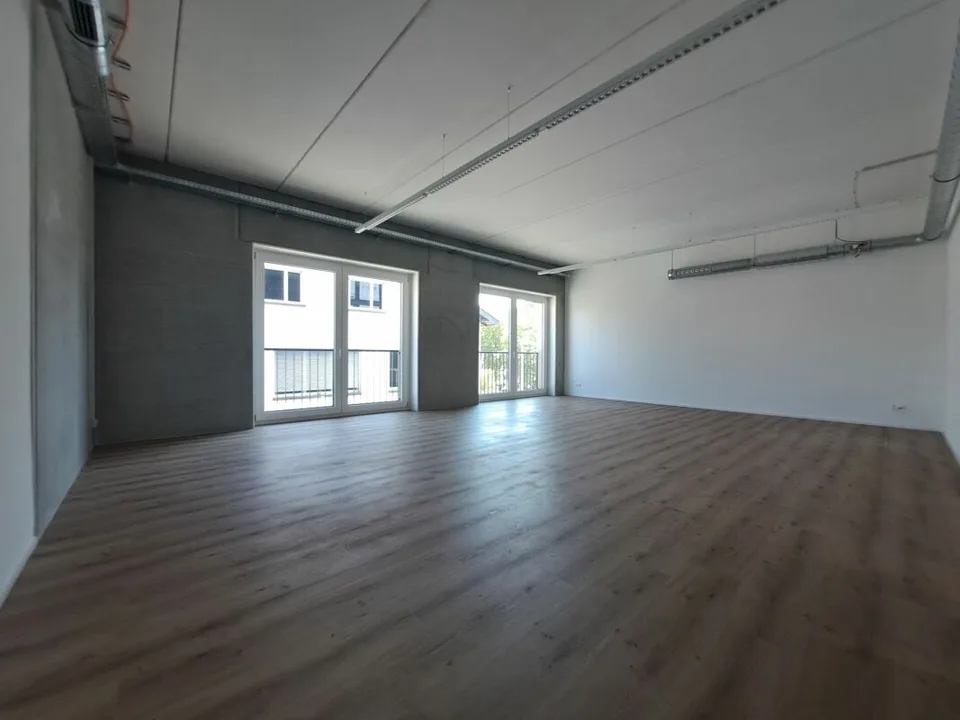 helle Bürofläche mit 70m2 zu vermieten – Foto 2 von 3