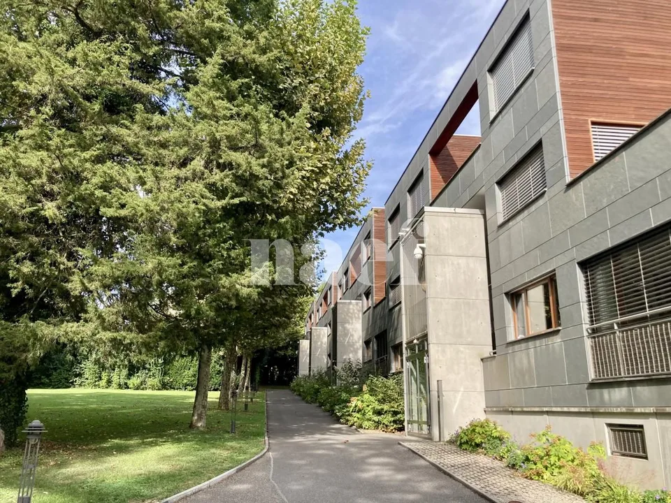 Elegantes Duplex im Herzen von Cologny
