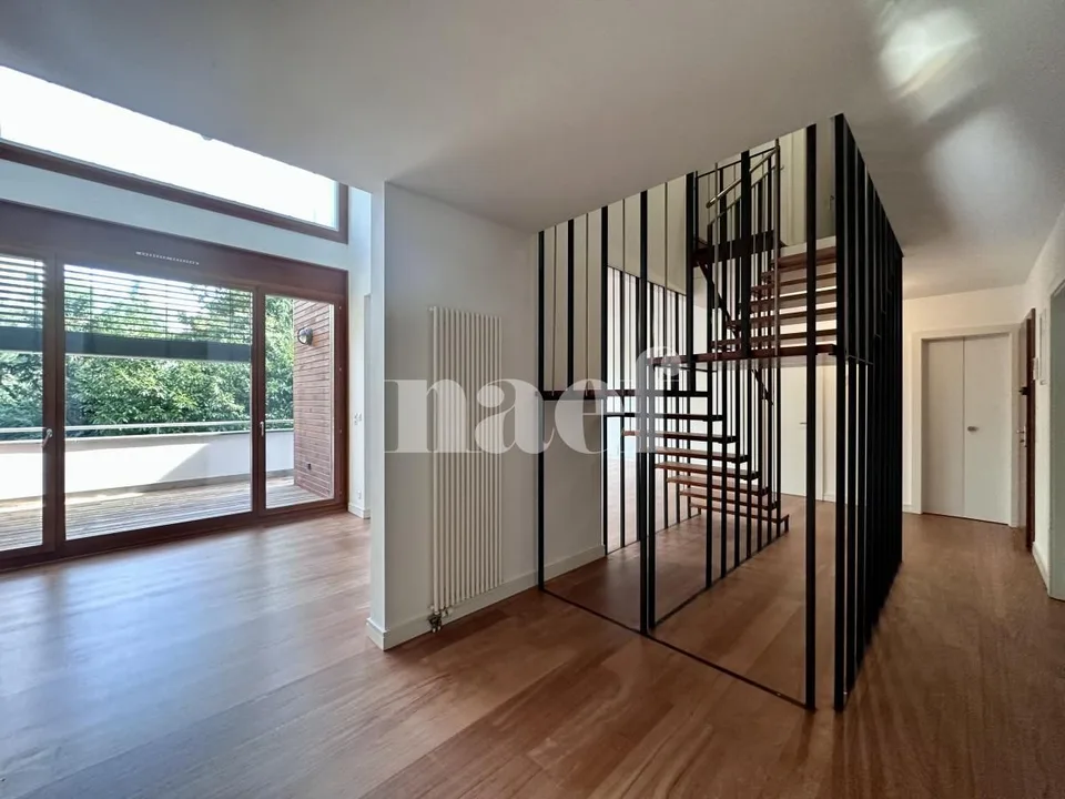 Elegantes Duplex im Herzen von Cologny
