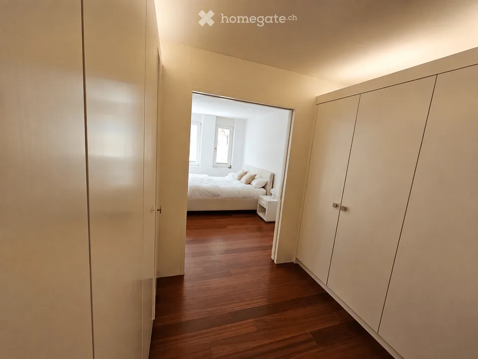 Appartement spacieux 5,5 pièces avec vue sur le lac, balcon et pièce hobby supplémentaire de 20 m²