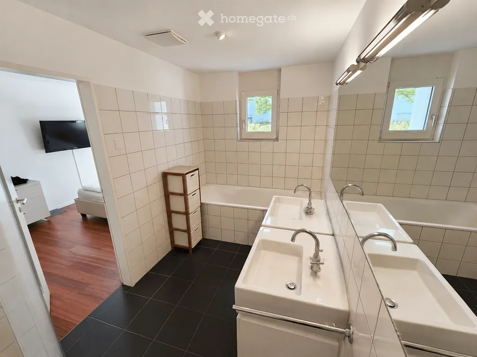 Appartement spacieux 5,5 pièces avec vue sur le lac, balcon et pièce hobby supplémentaire de 20 m²