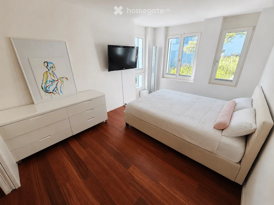 Appartement spacieux 5,5 pièces avec vue sur le lac, balcon et pièce hobby supplémentaire de 20 m²