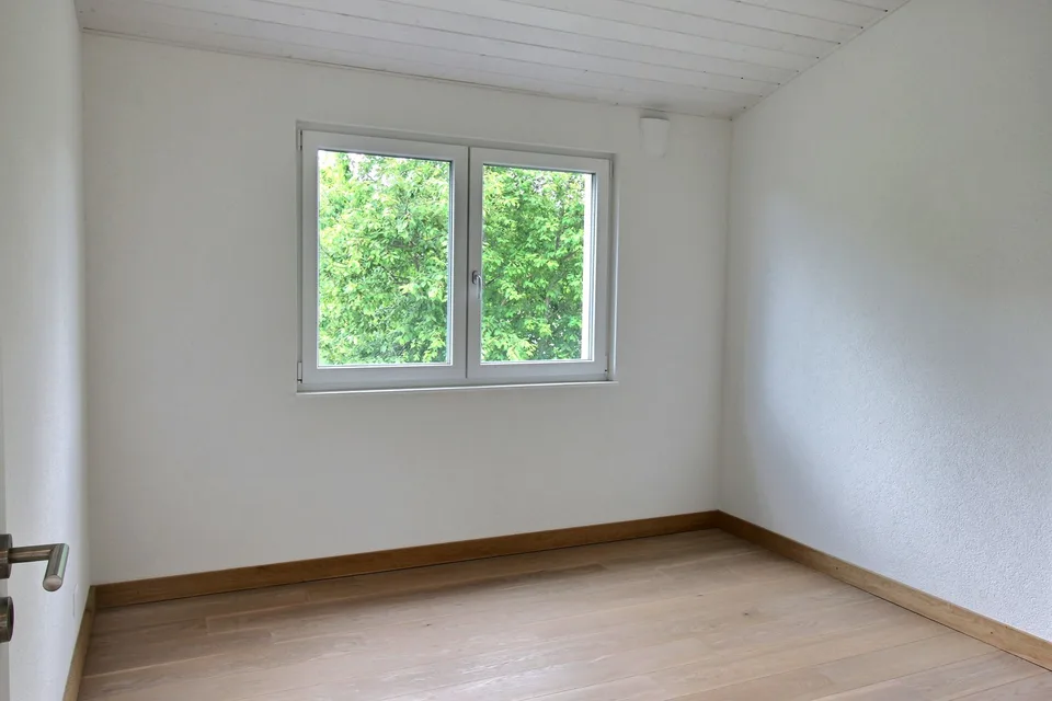 Bright 4.5-room apartment in Villargiroud!