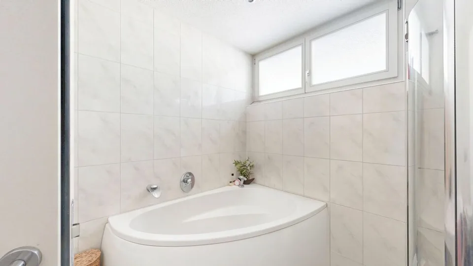 Appartamento moderno con studio a Neuenegg – foto 9 di 16