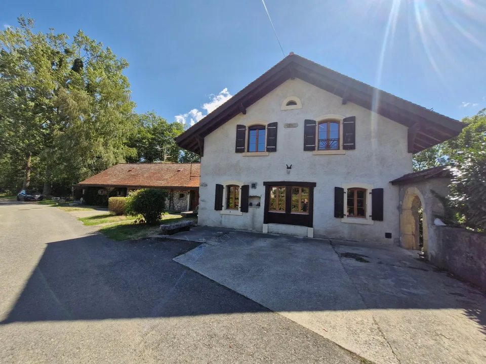 Charmanter Apartment mit 3.5 Zimmern in einer grünen Umgebung