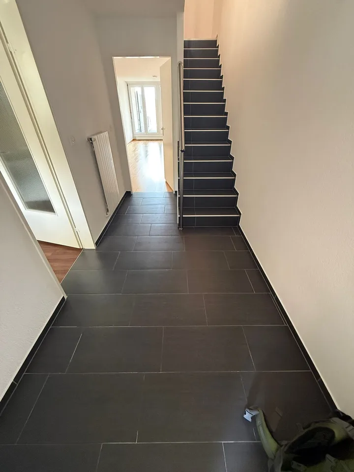Charmante 4.5-Zimmer-Maisonette-Wohnung an der Langgasse in St. Gallen – Foto 2 von 23