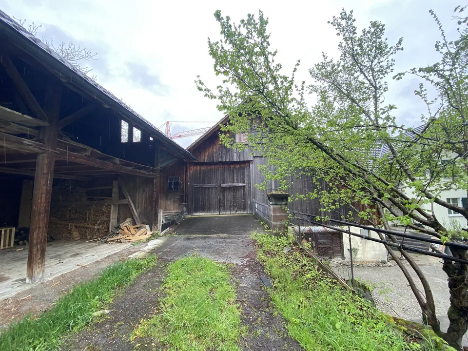 Terreno edificabile idilliaco in una posizione esclusiva con un progetto di costruzione approvato – foto 7 di 8