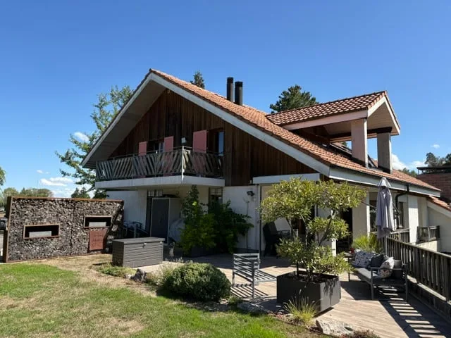 Charmante 4.5-Zimmer-Dachwohnung Heggidorn – Ruhige Lage mit herrlichem Ausblick