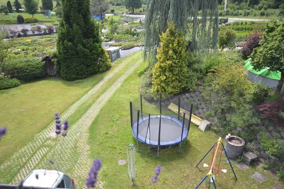 Charmante 4.5-Zimmer-Dachwohnung Heggidorn – Ruhige Lage mit herrlichem Ausblick