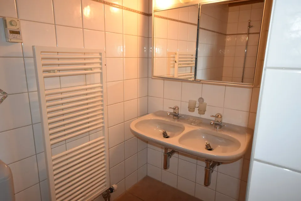 Charmante 4.5-Zimmer-Dachwohnung Heggidorn – Ruhige Lage mit herrlichem Ausblick