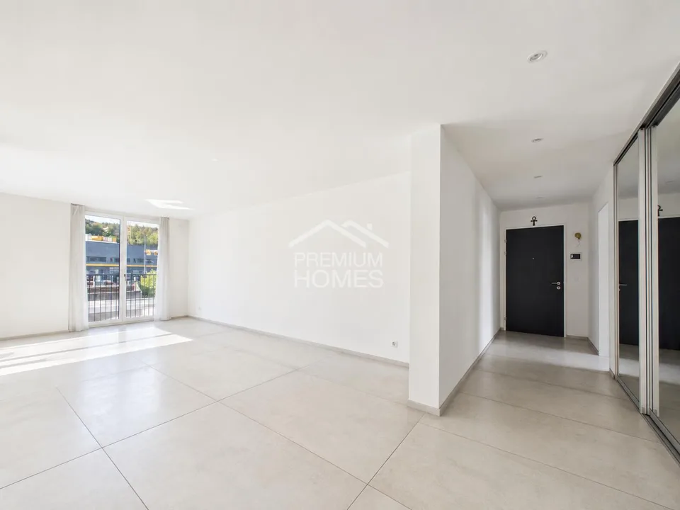 Licht, Design & Komfort - moderne Wohnung mit Loggia – Foto 4 von 10