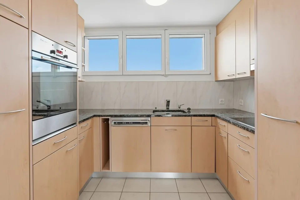 (RÉSERVÉ) appartement mansarde lumineux 3,5 pièces avec terrasse & vue panoramique – photo 11 sur 15