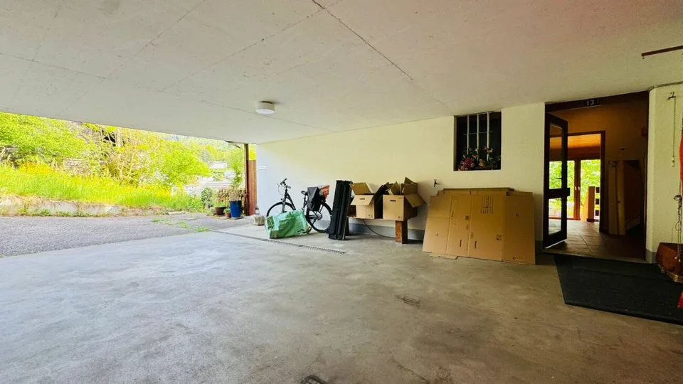 Grosszügiges EFH mit 2 Einliegerwohnungen, Parkplätzen, Weitsicht & Garten in Toplage – Foto 15 von 16