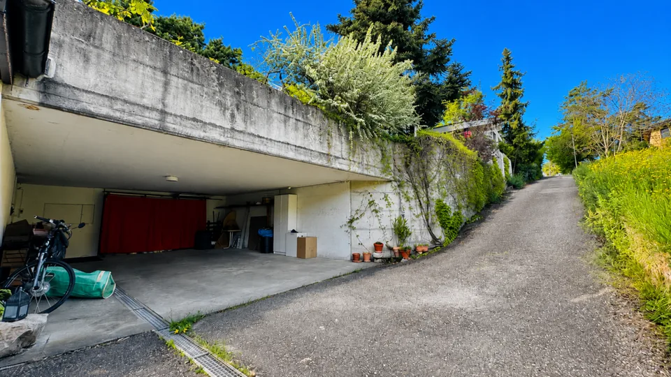 Grosszügiges EFH mit 2 Einliegerwohnungen, Parkplätzen, Weitsicht & Garten in Toplage – Foto 16 von 16