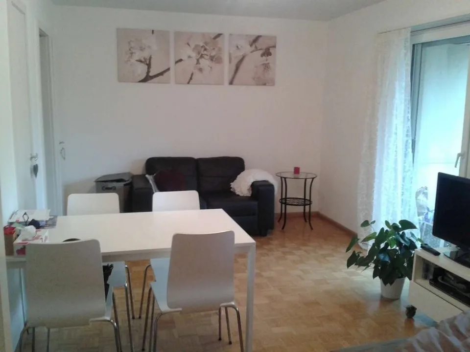 Wohnung mit Balkon direkt am Bahnhof