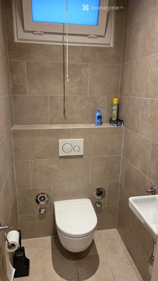 Mietet Zimmer mit eigenem Bad – Foto 3 von 3