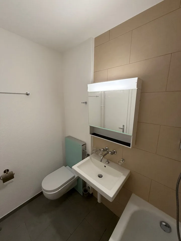 Helles 3.5-Zimmer-Wohnung mit Balkon – Foto 5 von 9