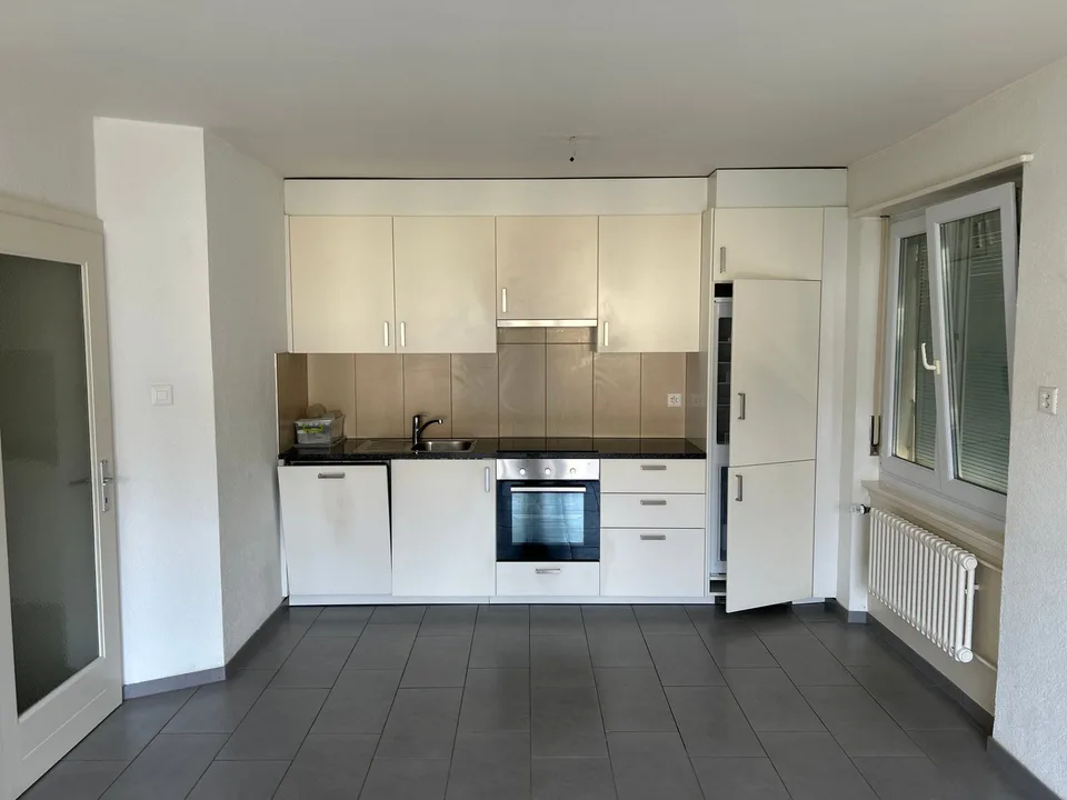 Helles 3.5-Zimmer-Wohnung mit Balkon – Foto 2 von 9