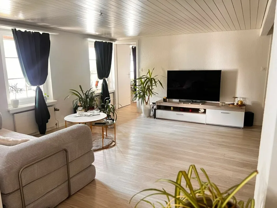 Grosszügige 3.5-Zimmer-Wohnung mit Garage & Top-Verkehrsanbindung in Othmarsingen