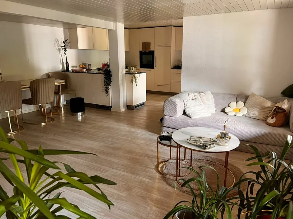 Grosszügige 3.5-Zimmer-Wohnung mit Garage & Top-Verkehrsanbindung in Othmarsingen