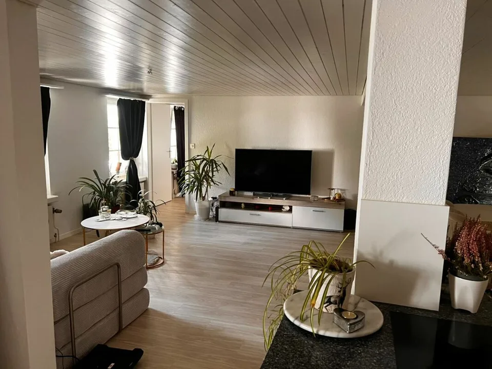 Grosszügige 3.5-Zimmer-Wohnung mit Garage & Top-Verkehrsanbindung in Othmarsingen