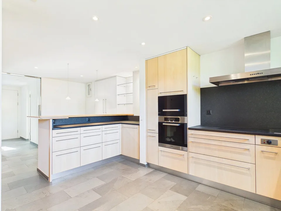 10.5-Zimmer-Einfamilienhaus mit Aussicht – Foto 6 von 13