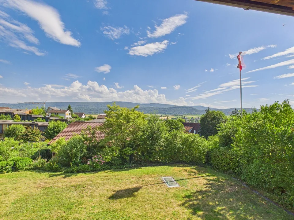 10.5-Zimmer-Einfamilienhaus mit Aussicht – Foto 10 von 13