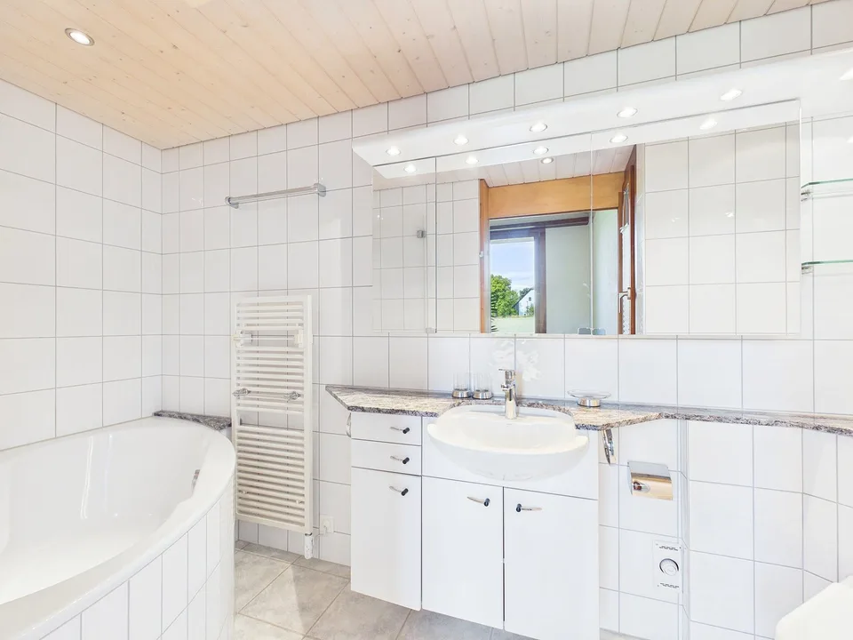 10.5-Zimmer-Einfamilienhaus mit Aussicht – Foto 8 von 13