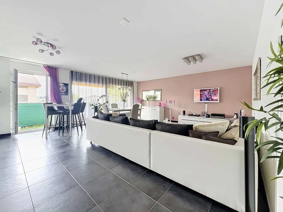 Wohnung mit 4,5 Zimmern und Balkon – Foto 3 von 12