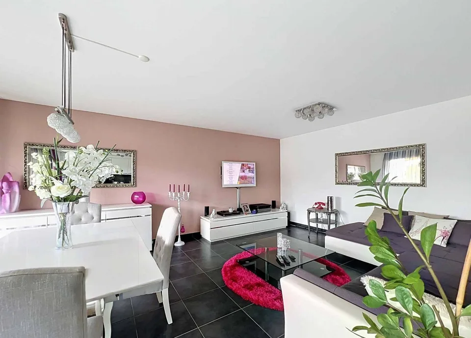 Wohnung mit 4,5 Zimmern und Balkon – Foto 2 von 12