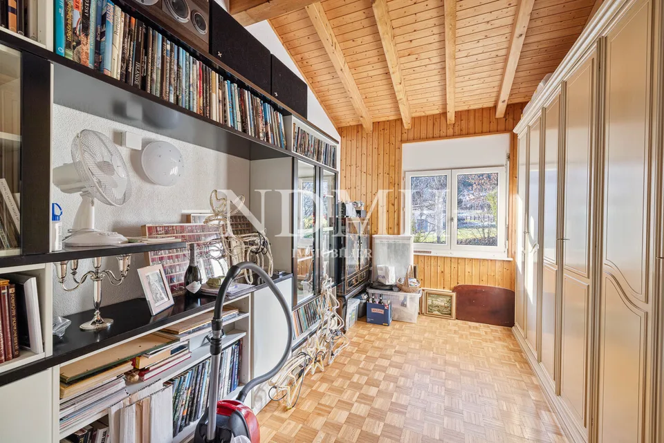 Large villa with two independent apartments – photo 7 of 24