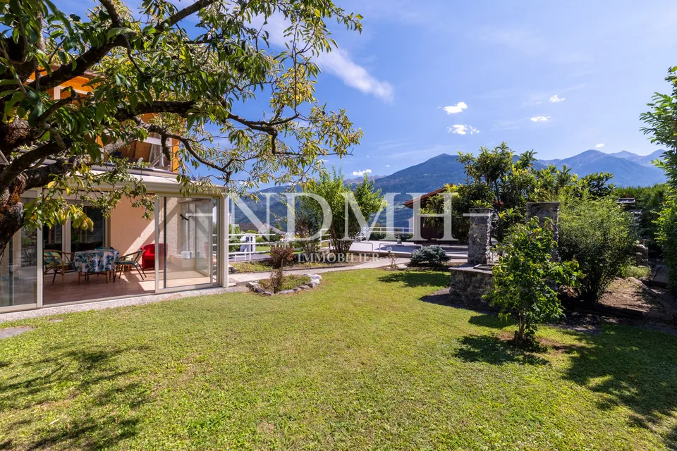 Large villa with two independent apartments – photo 8 of 24