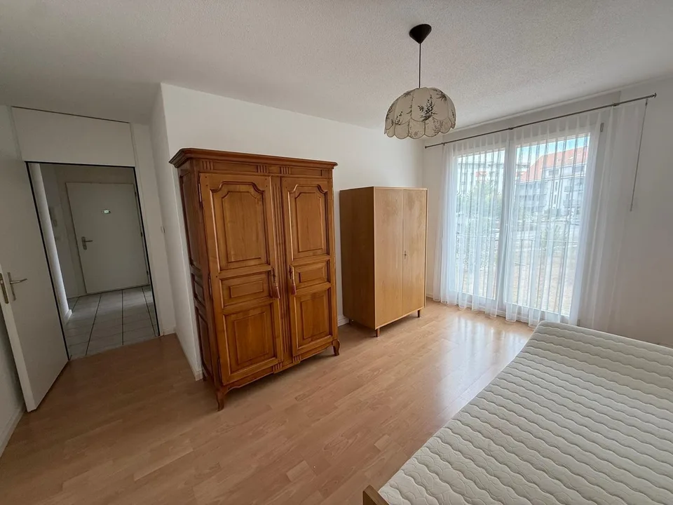 Ampio appartamento di 5,5 locali con balcone e bella vista a Obergösgen – foto 11 di 15
